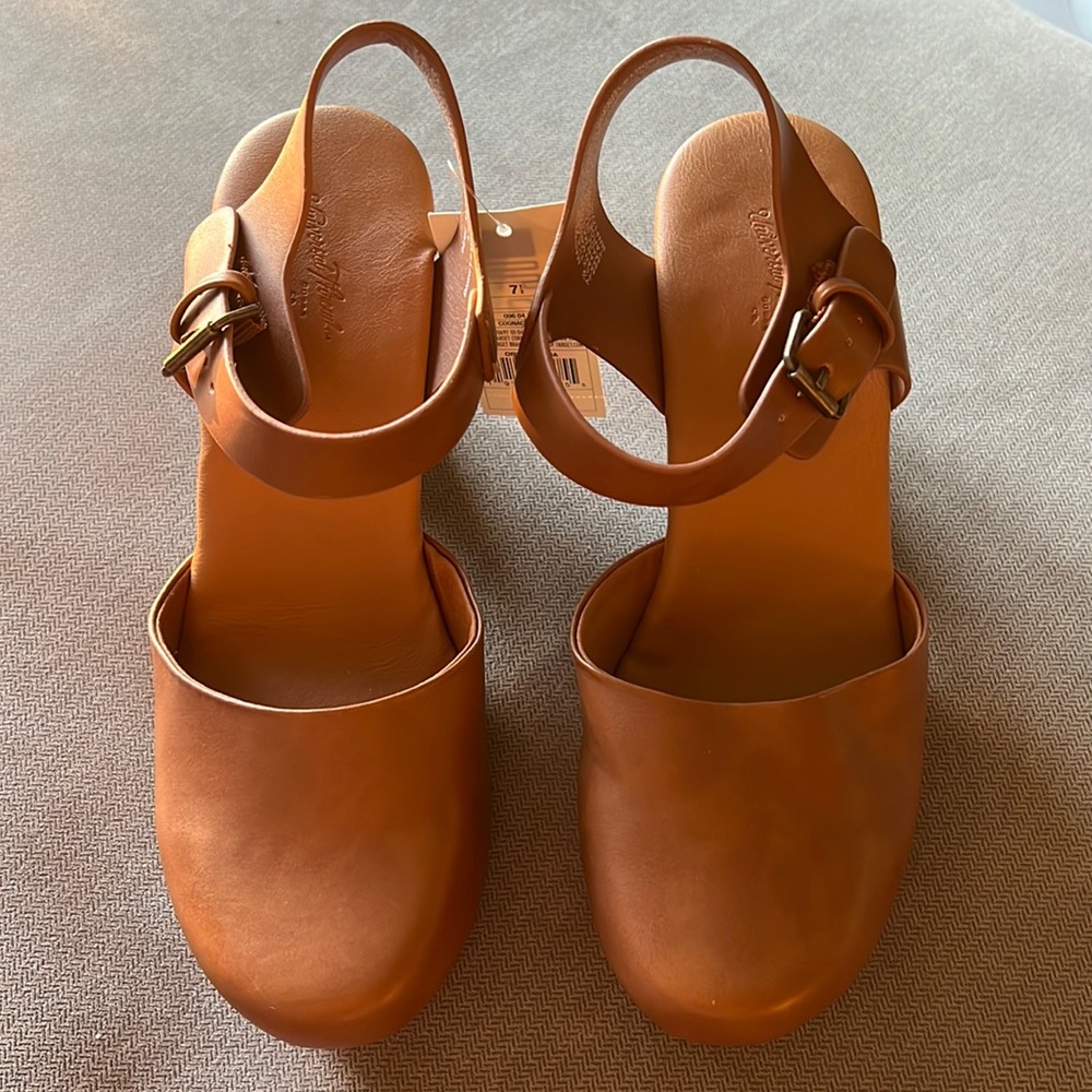 Universal Thread Clogs. New with tags!